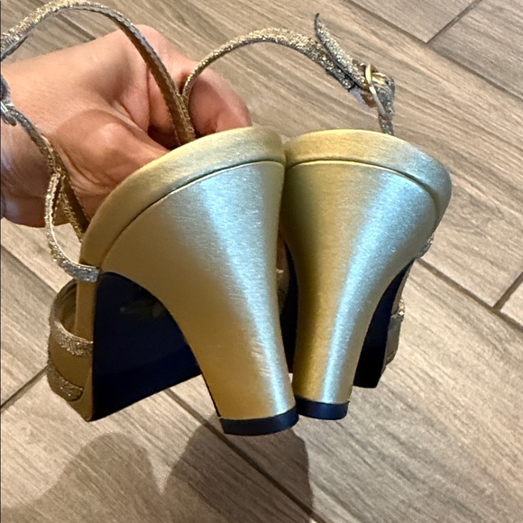 New Easy Street Starlight Gold Satin Glitter Slingback Heels Sz 7 M - Picture 8 of 10